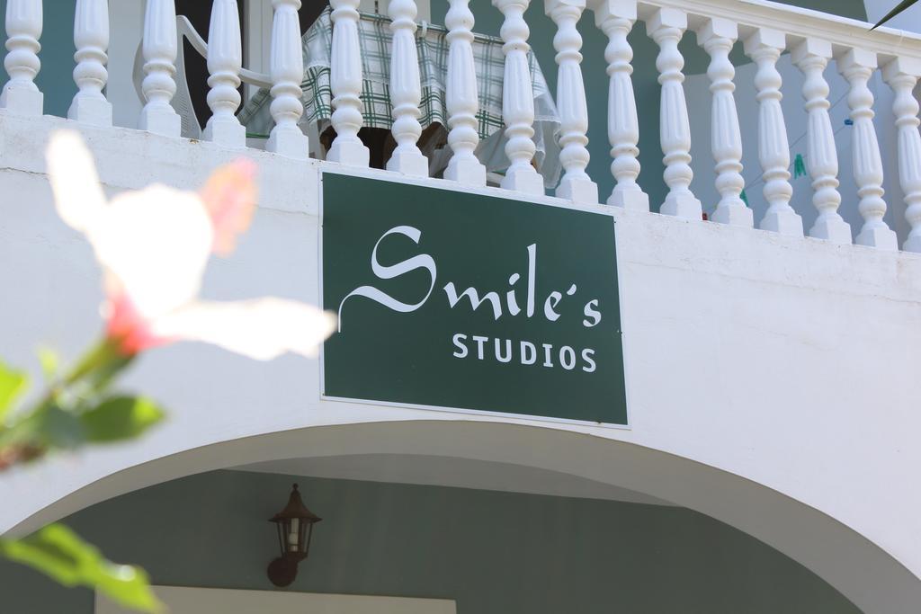 Smile'S Studios Циливи Екстериор снимка